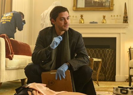 Tom Payne plays Malcolm Bright in Prodigal Son